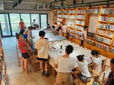 書寫未來，童心書韻——洪開橋村緣溪書院舉辦文化藝術(shù)交流活動(dòng)